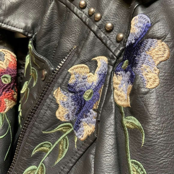 Blank NYC Jacket - Picture 10 of 10